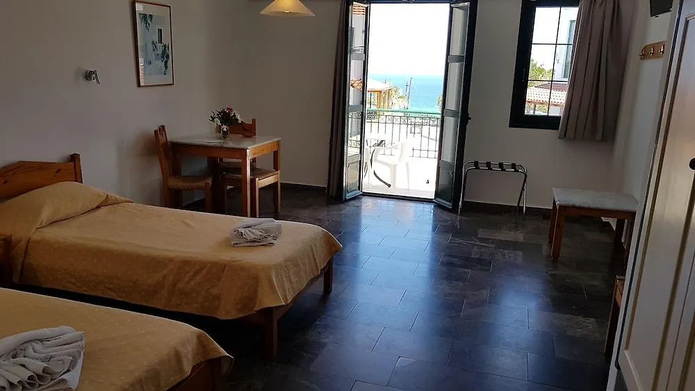 ***  Camari Garden Hotel Apartments ريثيمنو اليونان